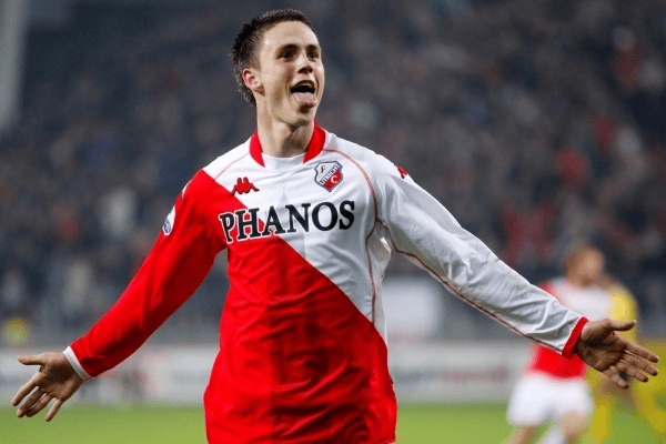 jiuyou网页登录-包含荷甲赛后再迎强敌；费耶诺德绝杀压哨；主帅态度——更衣室稳定；阵容厚度经受考验的词条