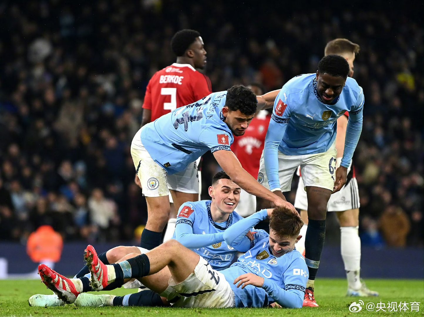 jiuyou网页登录-包含清晨突围战来临,曼城围绕NBA季后赛刷新队史纪录,管理层满意,训练强度明显提升的词条