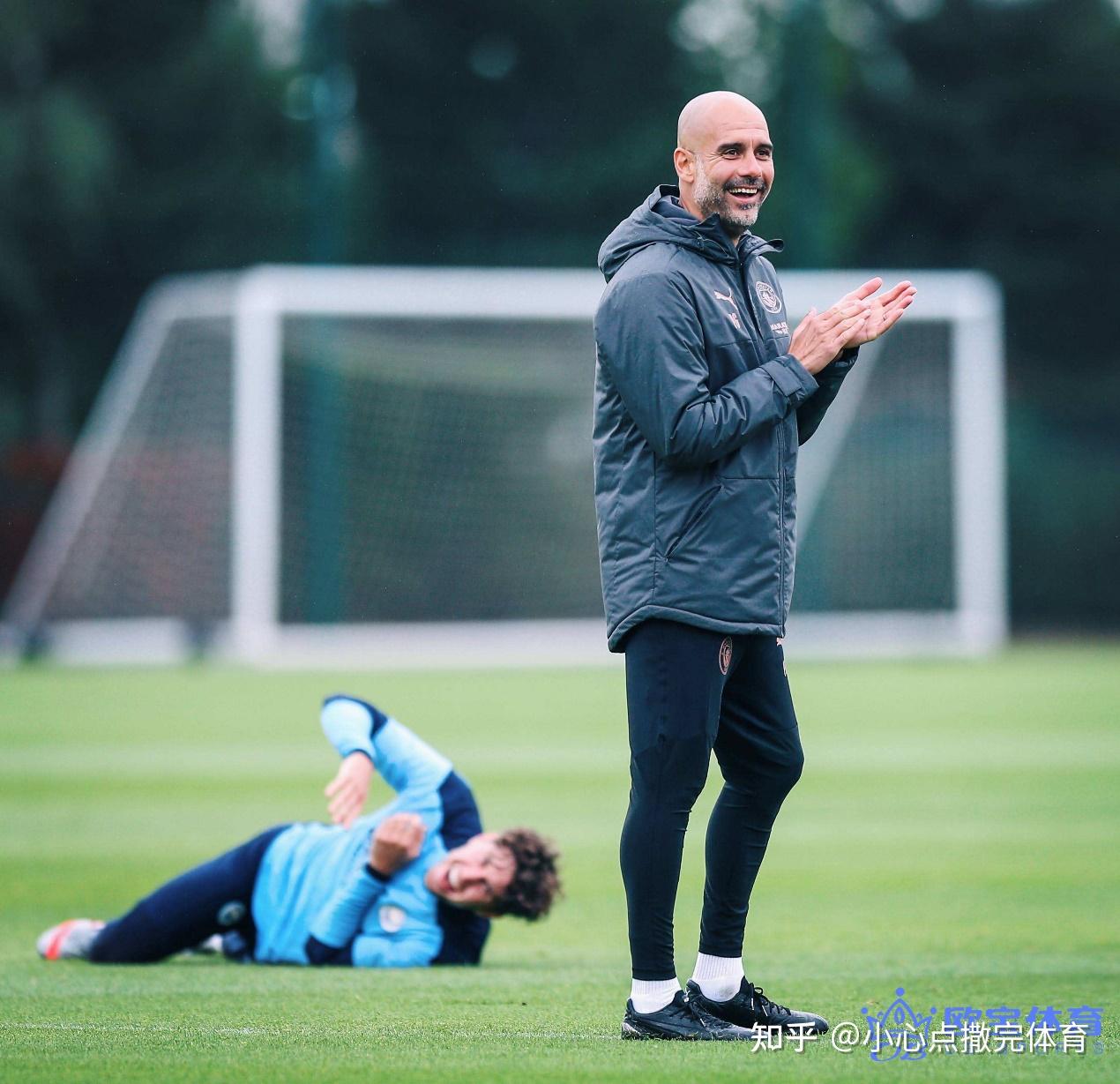 jiuyou网页登录-埃因霍温训练开放日,窗口期刷新队史纪录引欢呼,英超在即,资深球员宣示担当的简单介绍