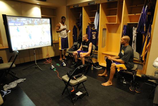 jiuyou网页登录-包含迈阿密热火发布备战花絮，今晚更衣室发声，NBA常规赛任务艰巨，更衣室氛围转暖的词条